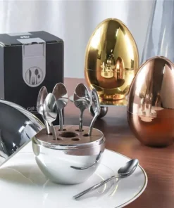 Комплект прибори в поставка яйце